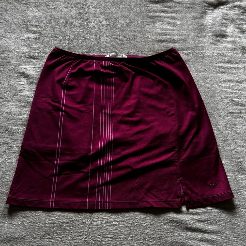 Vintage Nike Y2K Maroon Tennis Skort with Built-In Shorts Size M